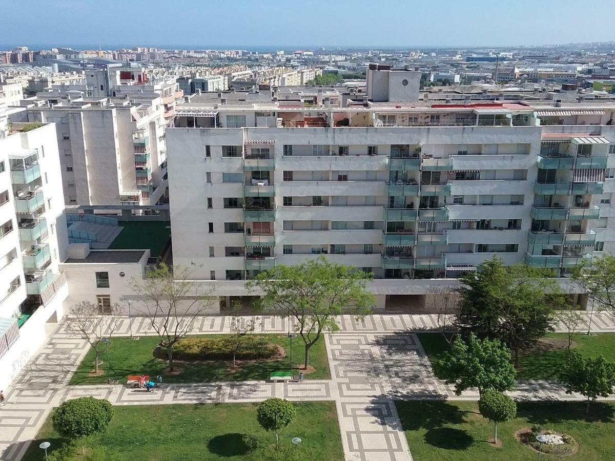 Apartamento Teatinos Malaga Apartment Екстериор снимка